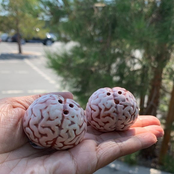 unbranded Other - 2 pc BRAIN 🧠 salt/pepper shakers Halloween Brain creepy scary season table Decor